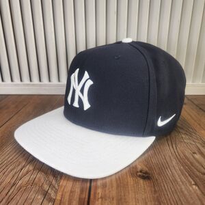 New York Yankees Nike Dri-Fit Snapback Pro Cap Hat Black Gray Baseball Swoosh